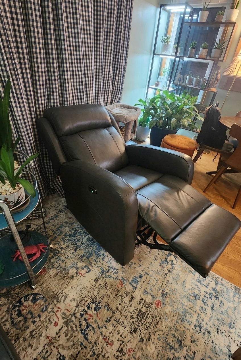 The Art of Refined Ease: Styling the Modern Motion Seat