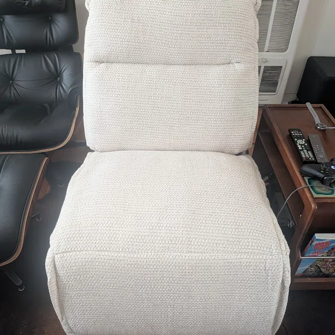 The Art of the Invisible Recline: How to Style an Armless Silhouette in Minimalist Spaces